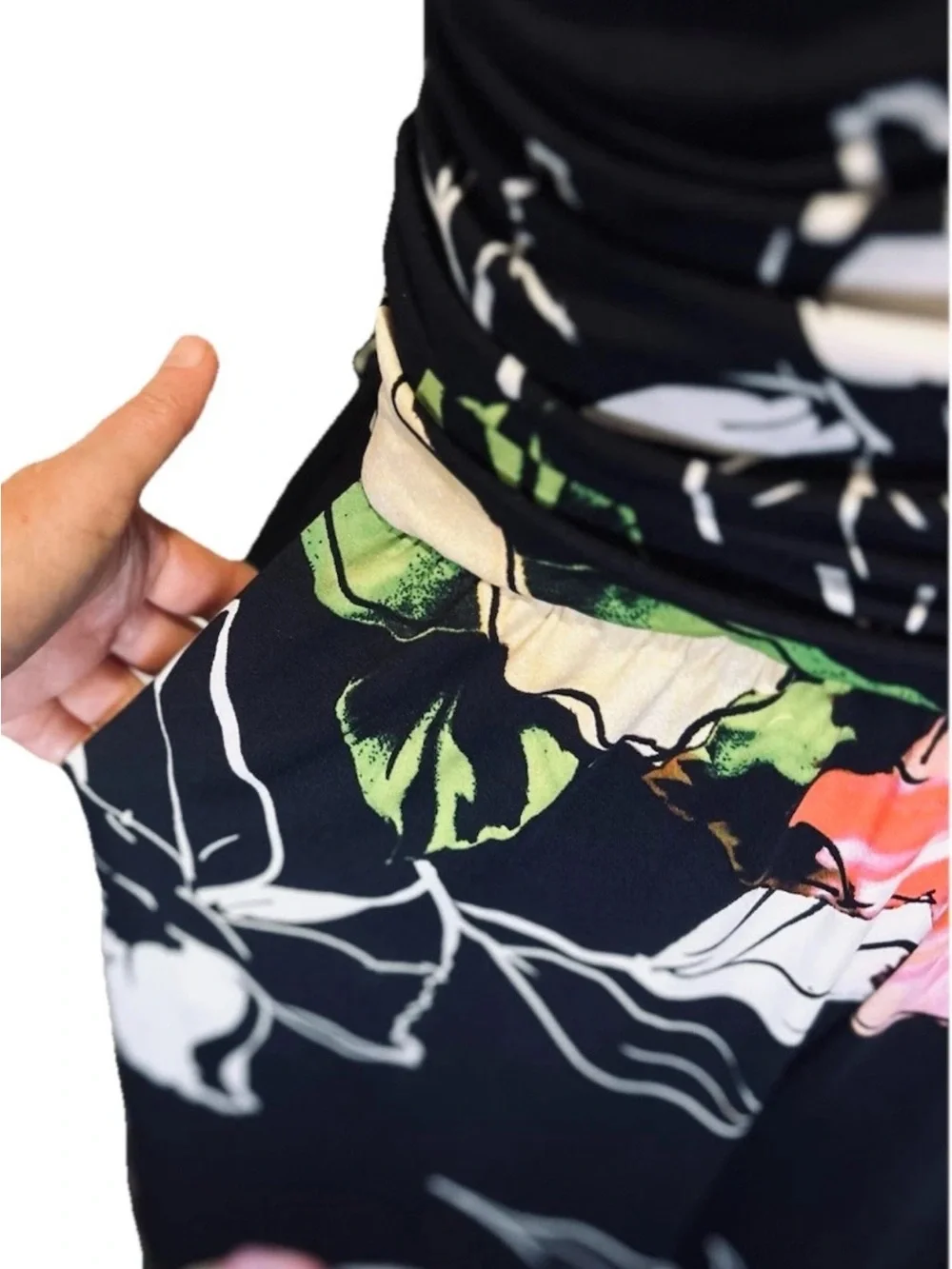 Venus NWT Black Tropical Floral Strapless Culotte Jumpsuit Wide Leg Romper Sz XL - Picture 9 of 11